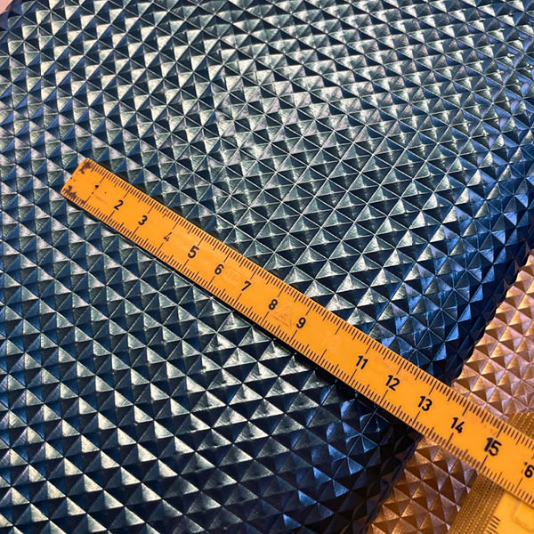 Læder (imit.) m/Pyramider, sort