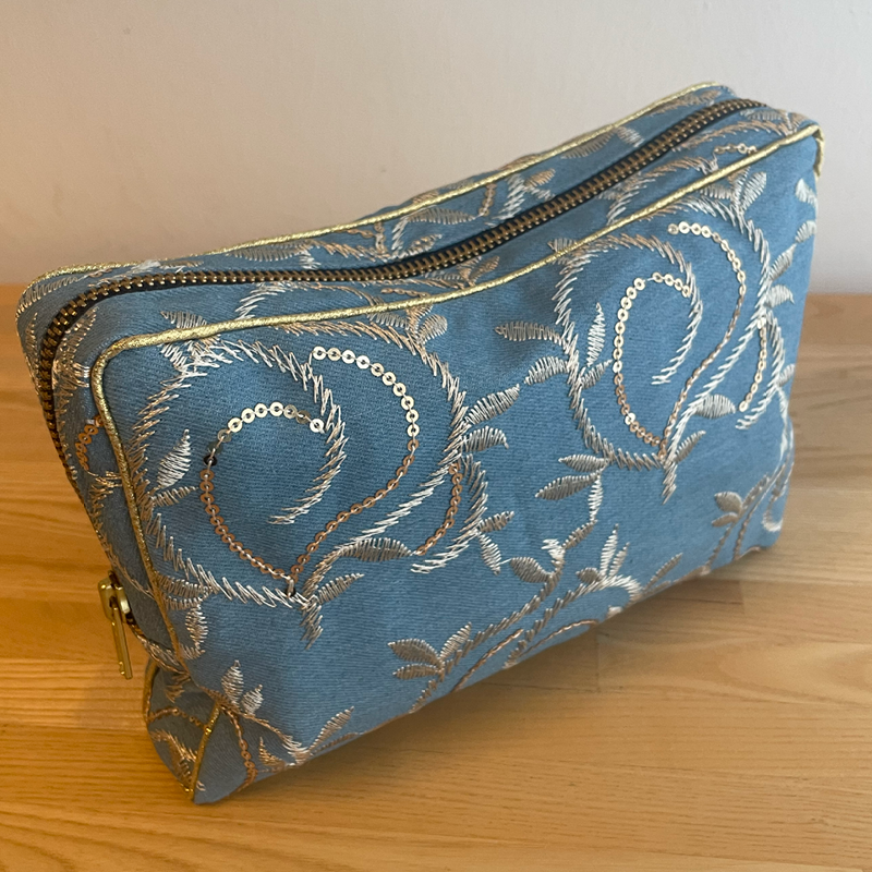 Denim med paillet broderi, lyseblå
